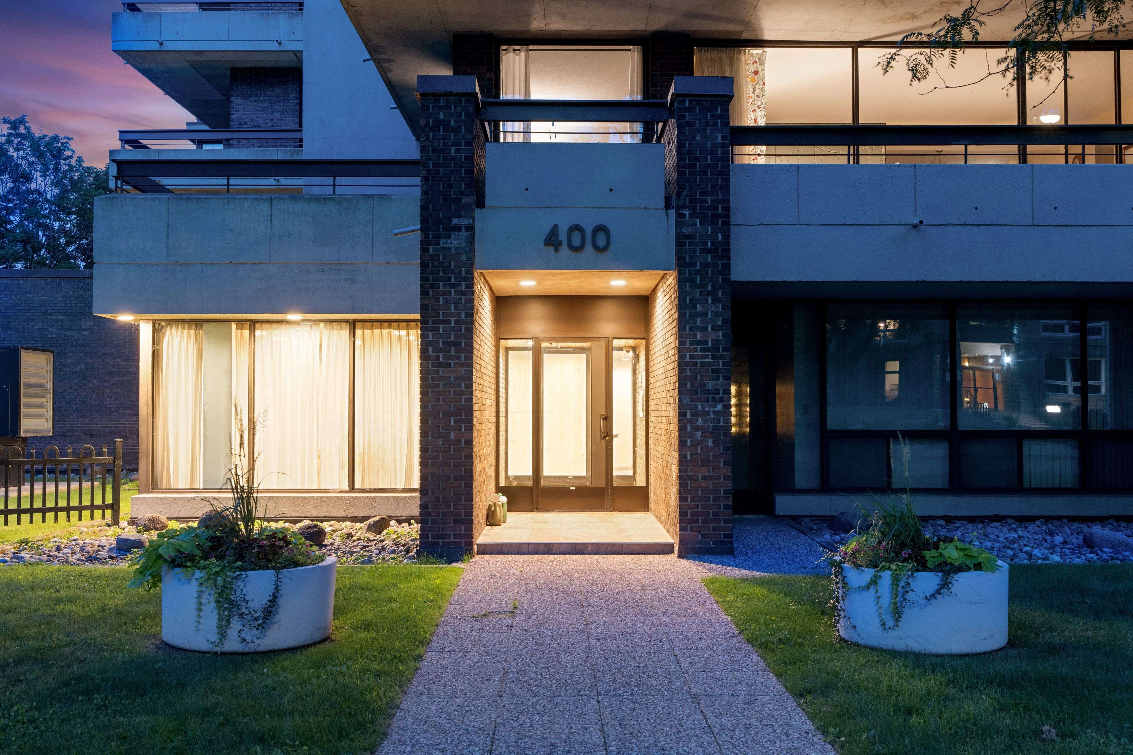 Lower Town - Sandy Hill, ON K1N 8Y2,400 Laurier AVE E #8A