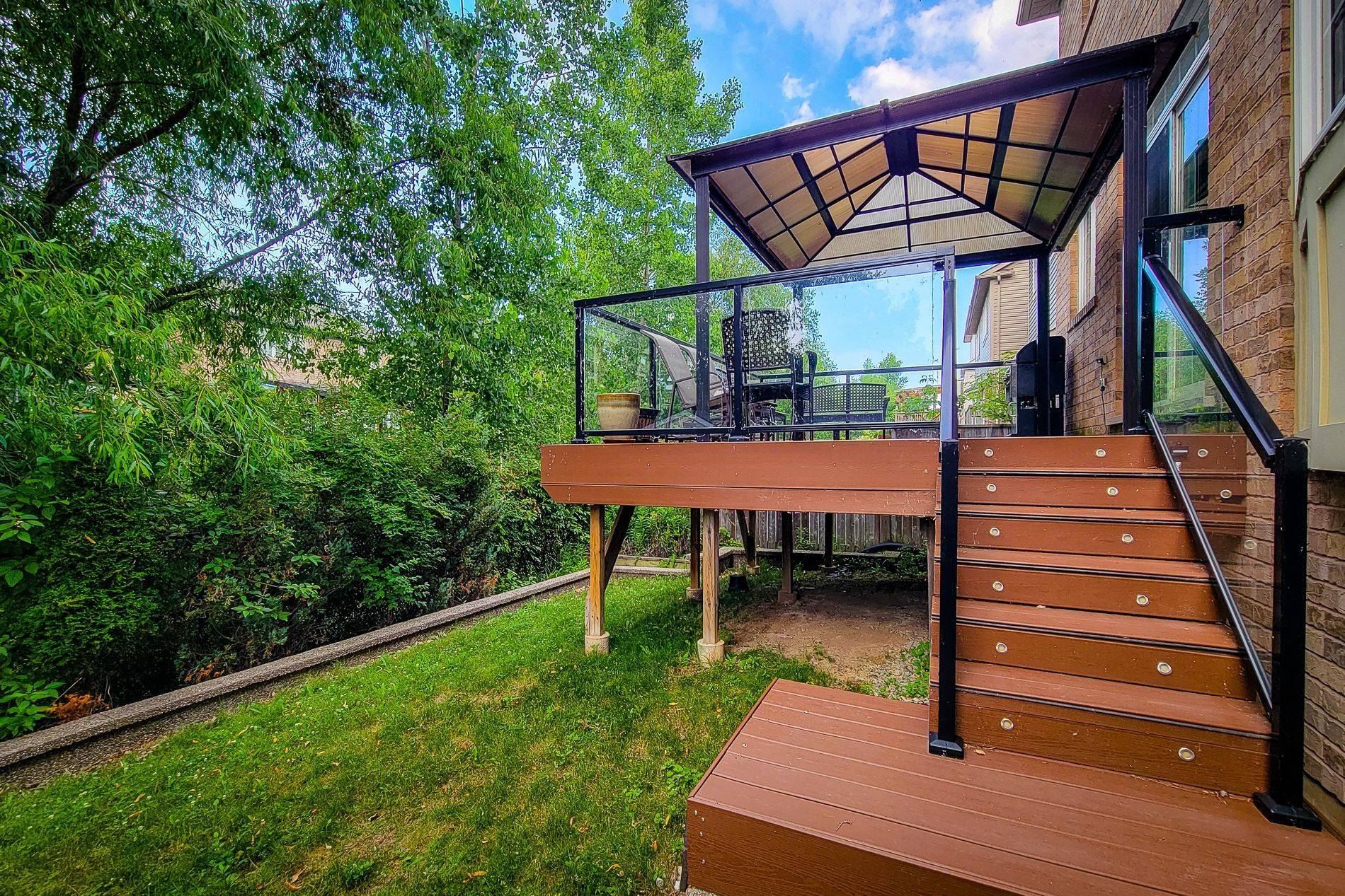 Hamilton, ON L8E 0C8,128 Montreal CIR