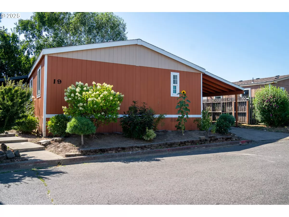 Newberg, OR 97132,300 S EVEREST ST