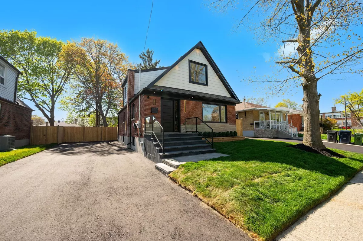 Toronto E04, ON M1R 1J8,54 Hexham DR #BSMT