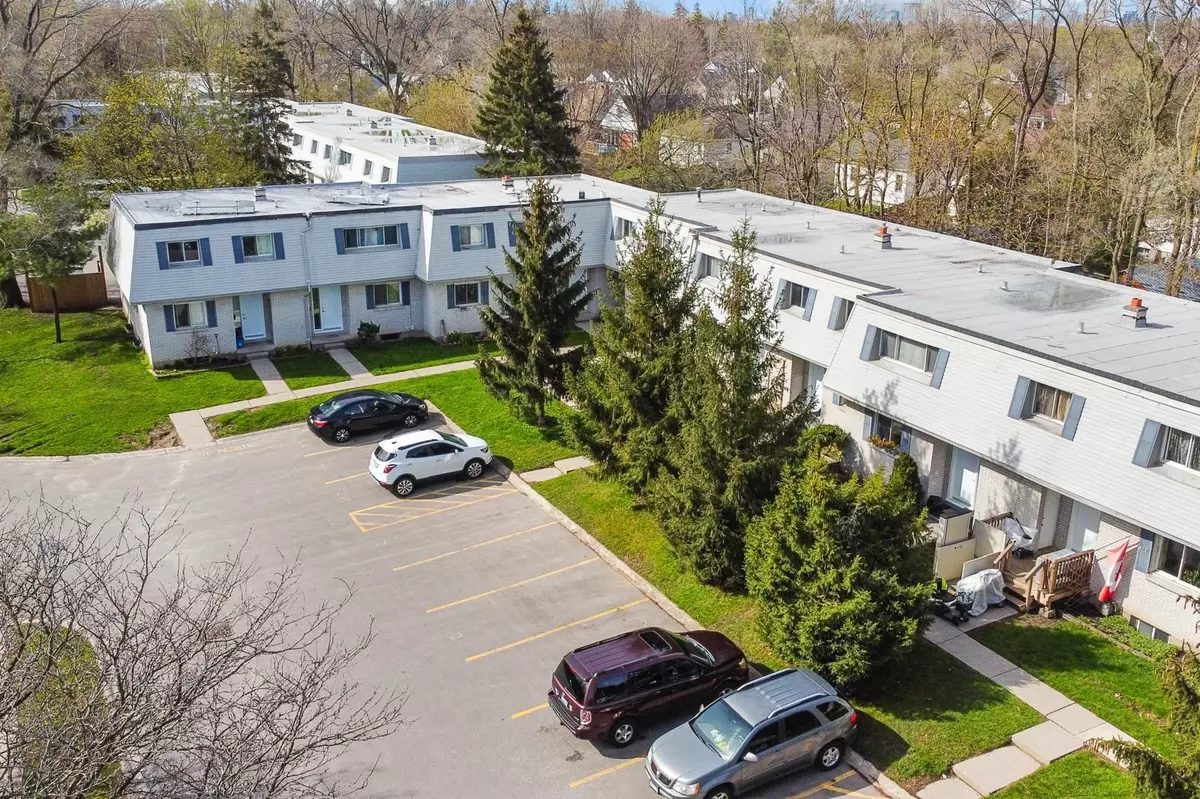 London East, ON N5Y 1T9,205 Boullee ST #26