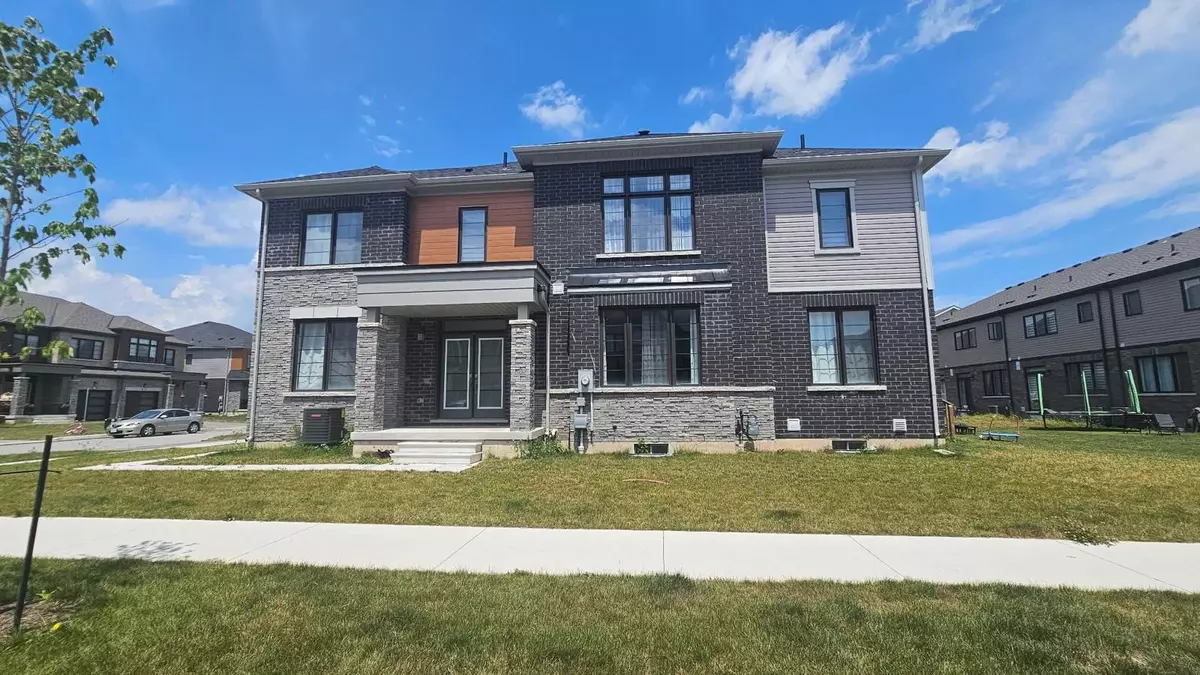 Thorold, ON L3B 0L3,26 Blackberry LN