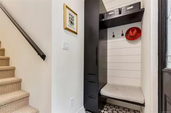 Ladysmith, BC V9G 0A6,1244 4th Ave #304