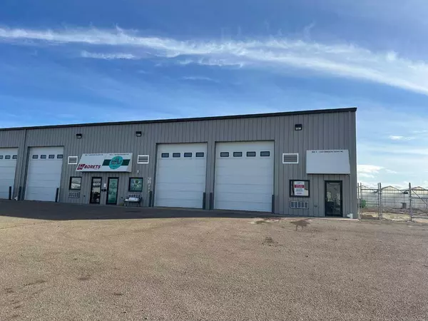 1302 Dirkson DR NE #1, Redcliff, AB T0J2P0