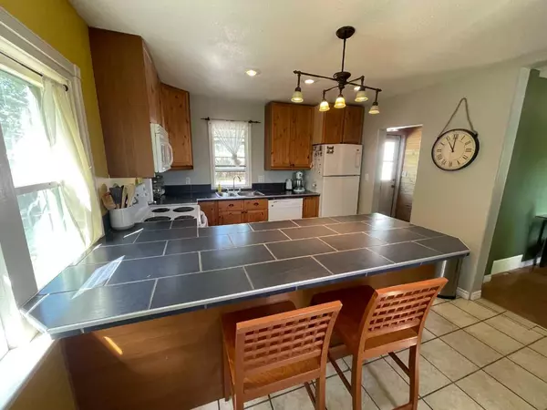 Didsbury, AB T0M 0W0,1338 24 ST