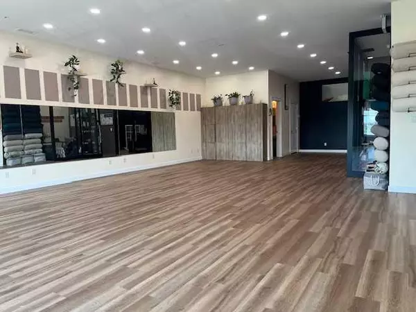 Sylvan Lake, AB T4S 0B6,25 Beju Industrial DR #203