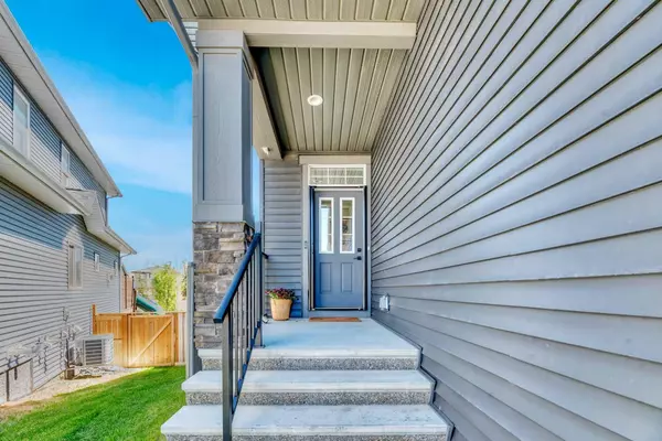 Airdrie, AB T4B 5G1,656 Reynolds CRES Southwest