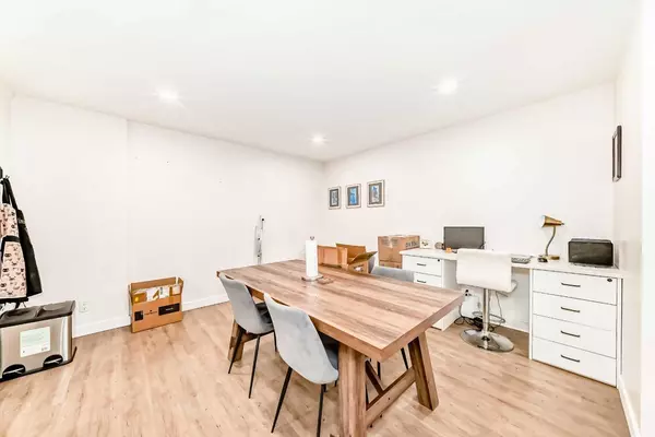 635 Marsh RD Northeast #11, Calgary, AB T2E5B4