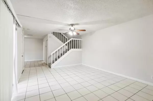 Palm Springs, FL 33461,172 Lake Arbor Dr