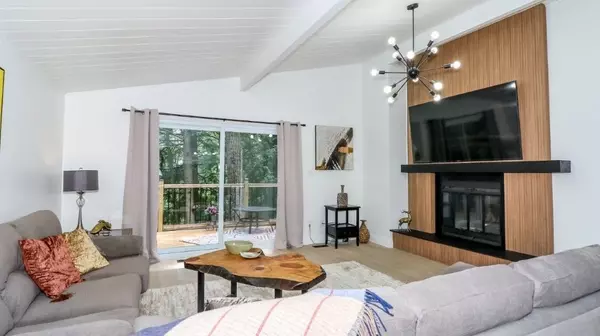 Ramara, ON L0K 2B0,7459 Island CRES