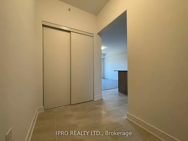 Barrie, ON L9J 0T1,1 Chef LN #204