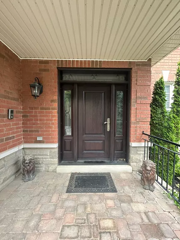 Brampton, ON L6P 1W4,128 Mount Royal CIR