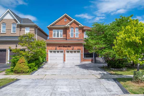 3213 Escada DR, Mississauga, ON L5M 7V6