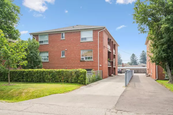19 Dover DR, Toronto W06, ON M8W 1V7