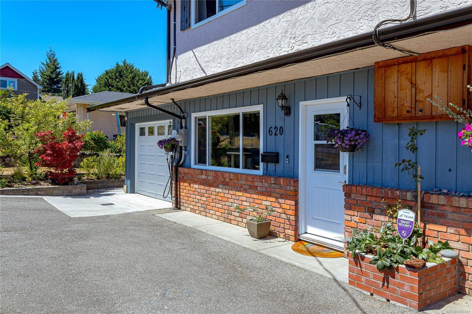 Saanich, BC V8Z 2G4,620 Broadway St