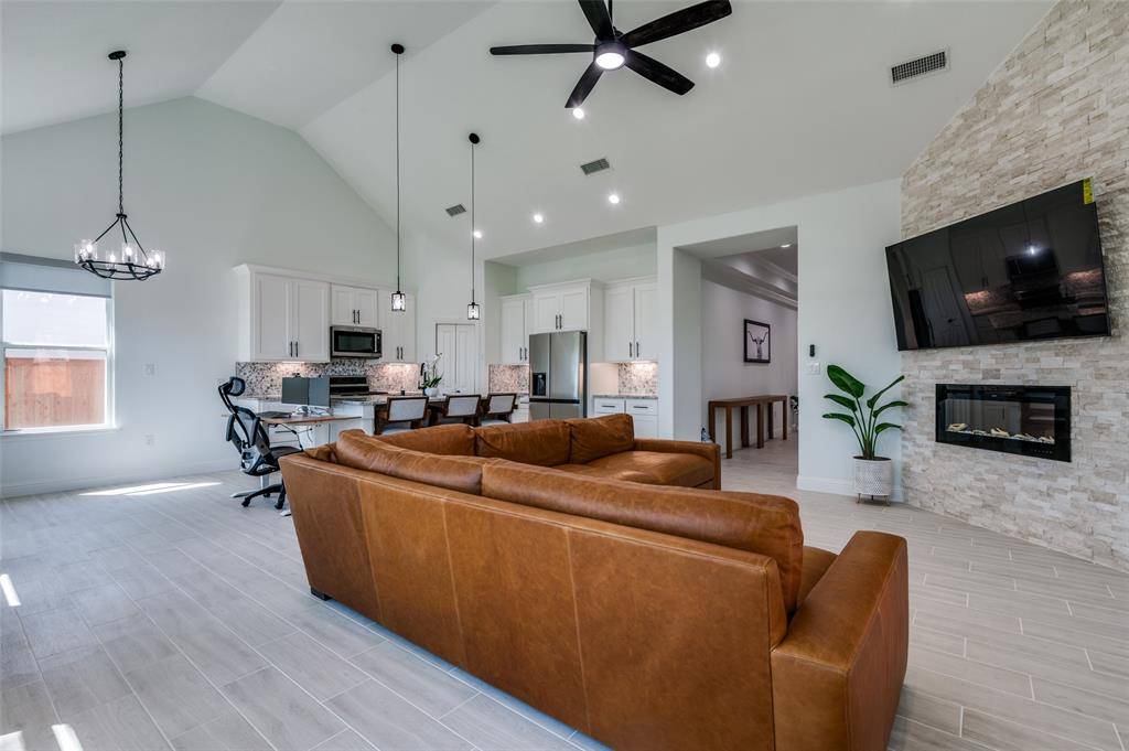 Hutchins, TX 75141,113 Odell Street