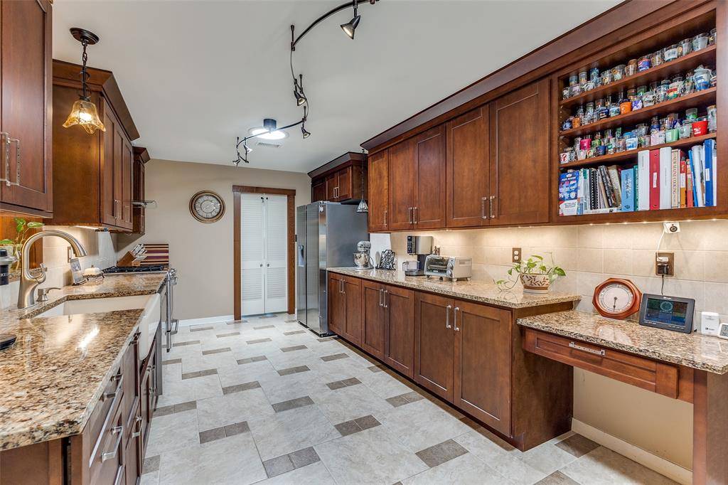 3150 Palmdale Circle, Farmers Branch, TX 75234