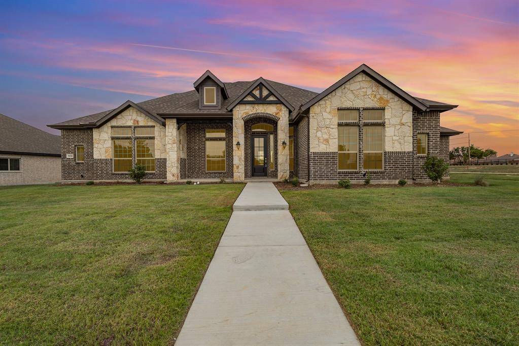 1908 Comanche Drive, Desoto, TX 75115