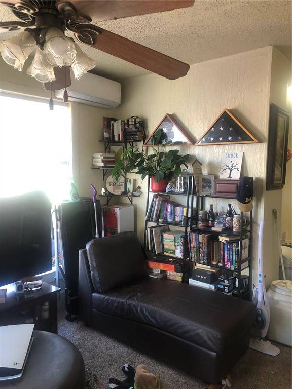 Denton, TX 76201,521 W Collins Street