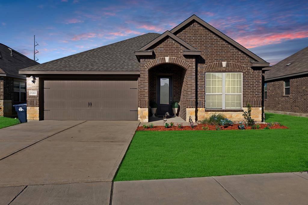 5201 Beaver Creek Avenue, Denton, TX 76207