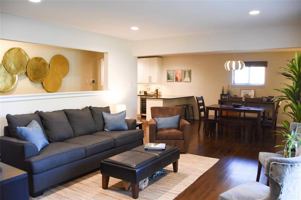 Dallas, TX 75233,2542 Woodmere Drive