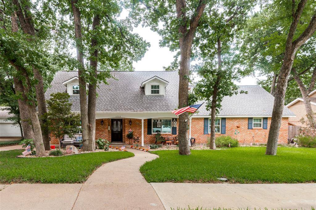 1712 Cripple Creek Drive, Irving, TX 75061