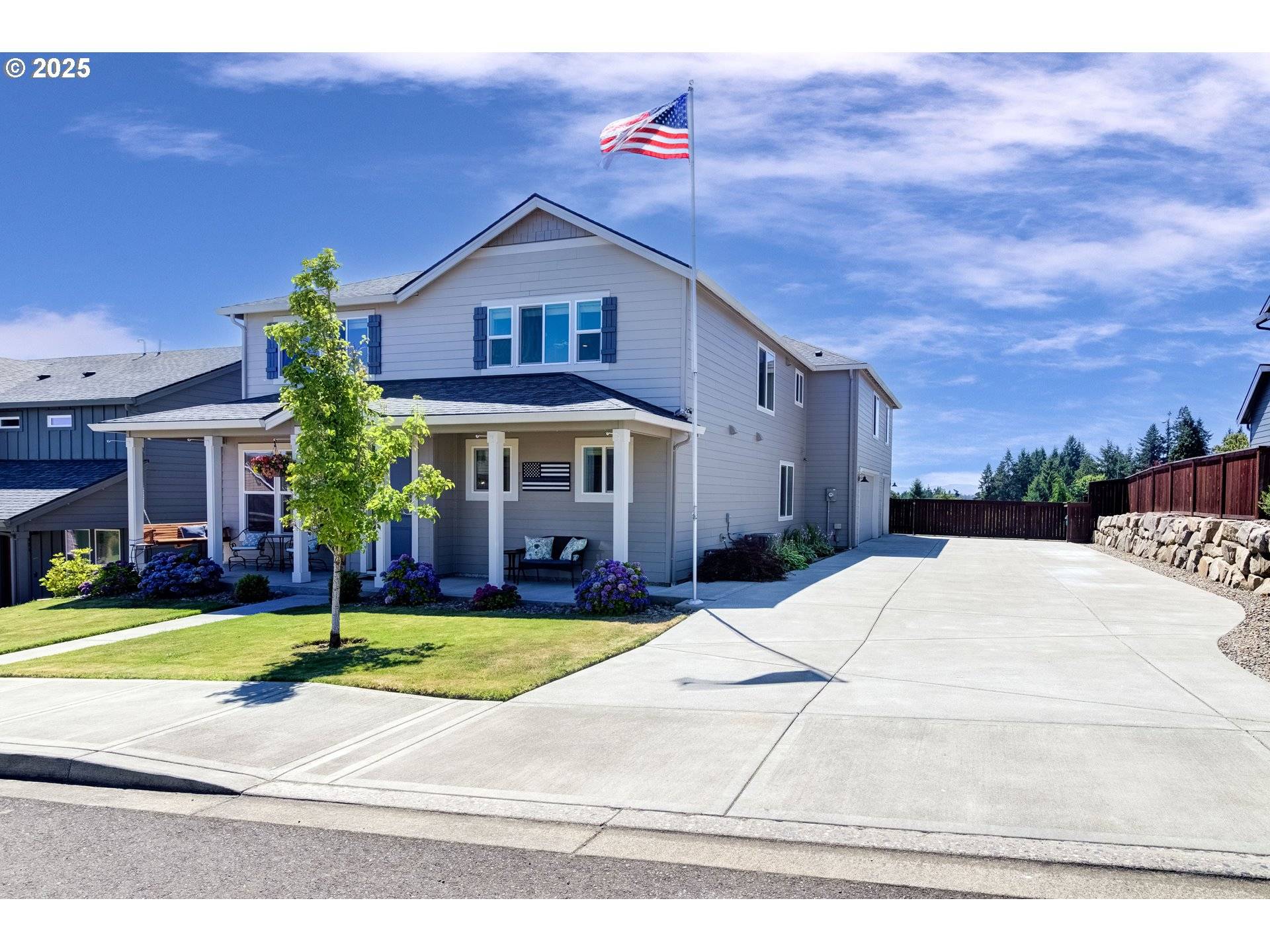 La Center, WA 98629,806 E TANOAK AVE