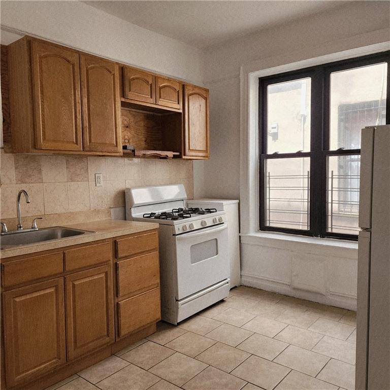 Brooklyn, NY 11212,309 Rockaway Pkwy
