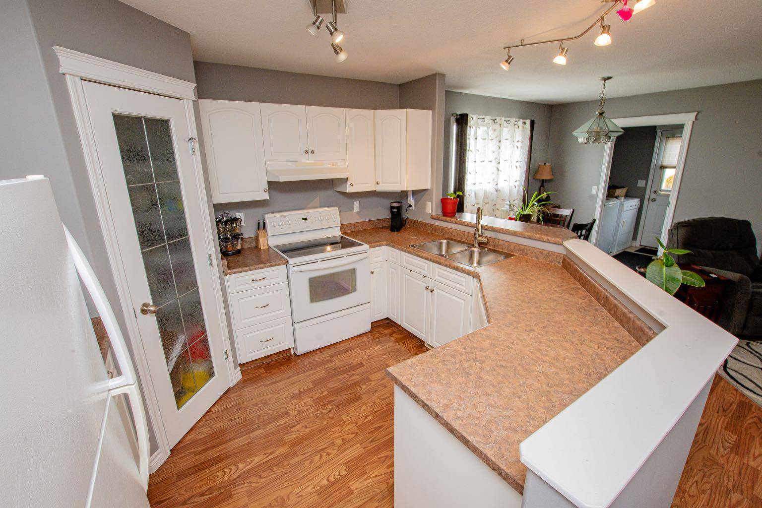 Grande Prairie, AB T8W 2W6,246 Pinnacle DR