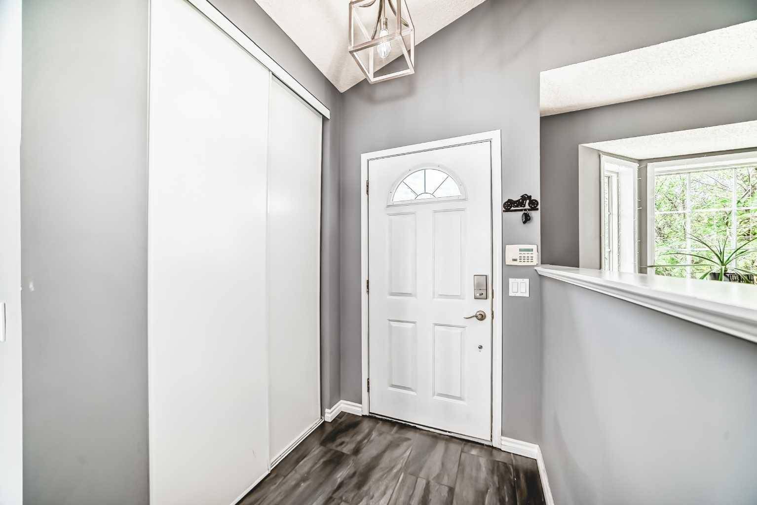 Calgary, AB T2Y 3E1,66 Millrise Mews SW