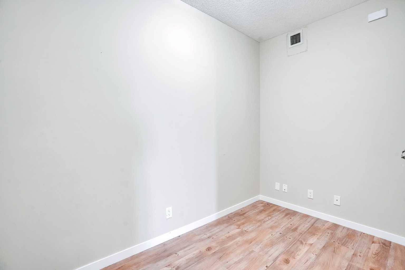 Calgary, AB T3J0H4,333 Taravista DR Northeast #2319