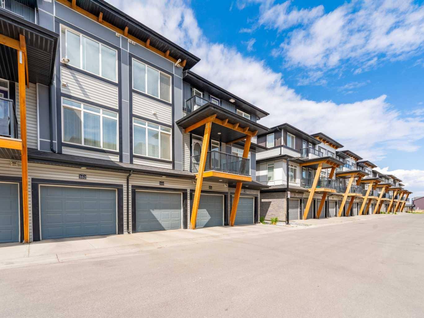 Calgary, AB T3J0Y3,156 Savanna NE