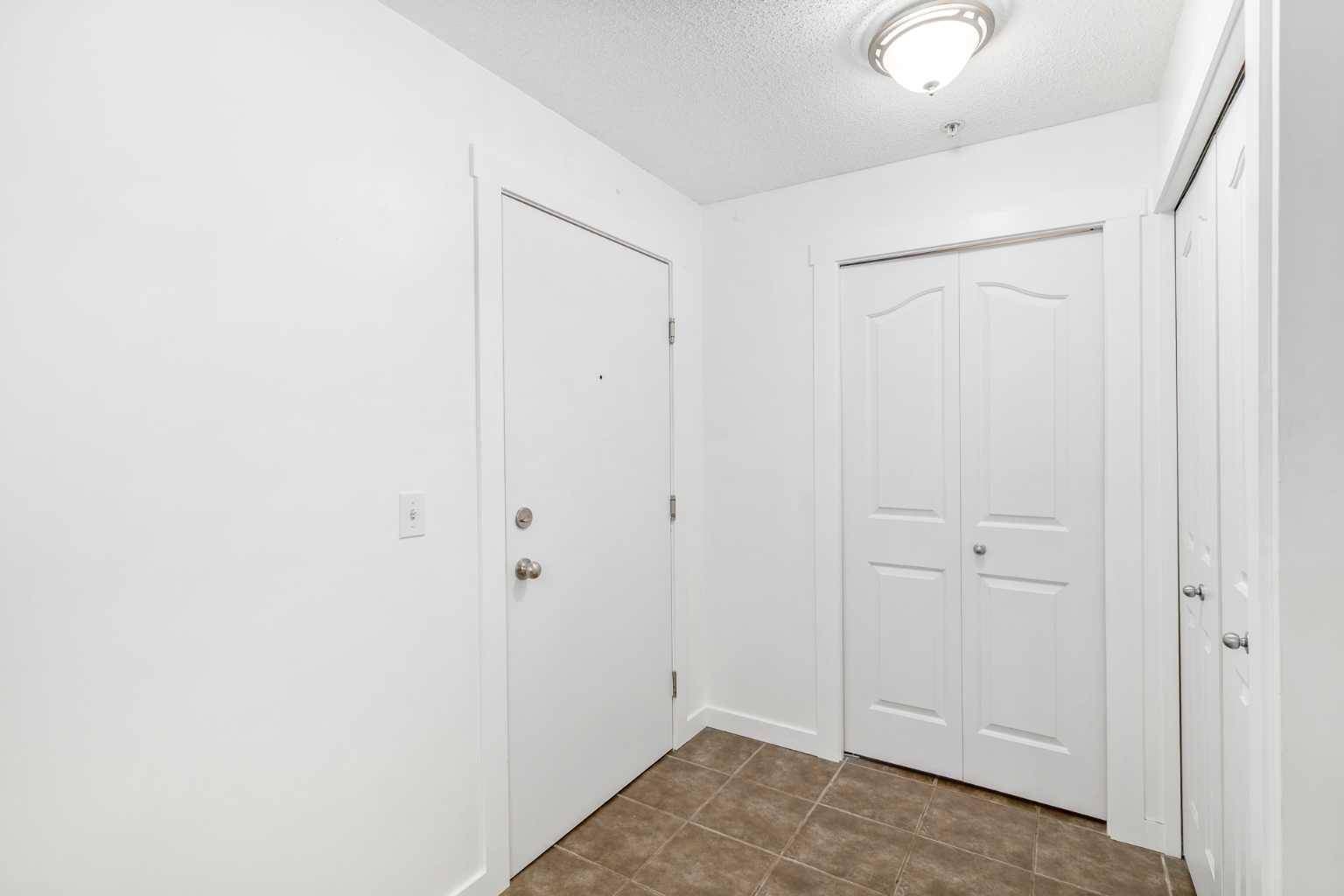 Calgary, AB T2Z 0B5,10 Prestwick Bay SE #2219