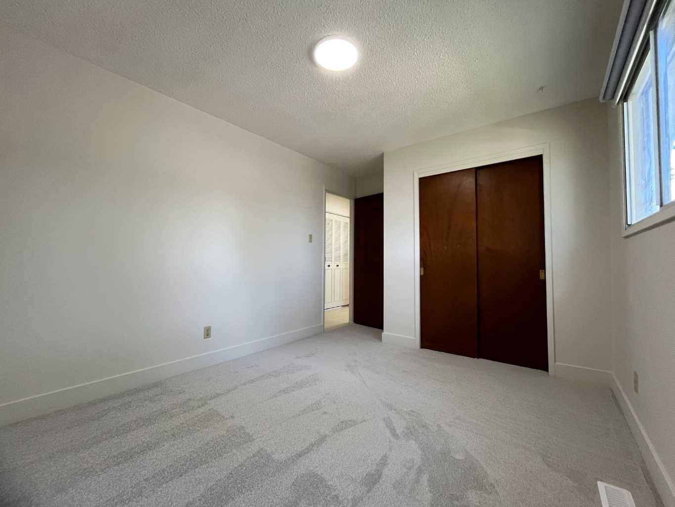 Calgary, AB T2K5E6,6807 Huntchester RD Northeast