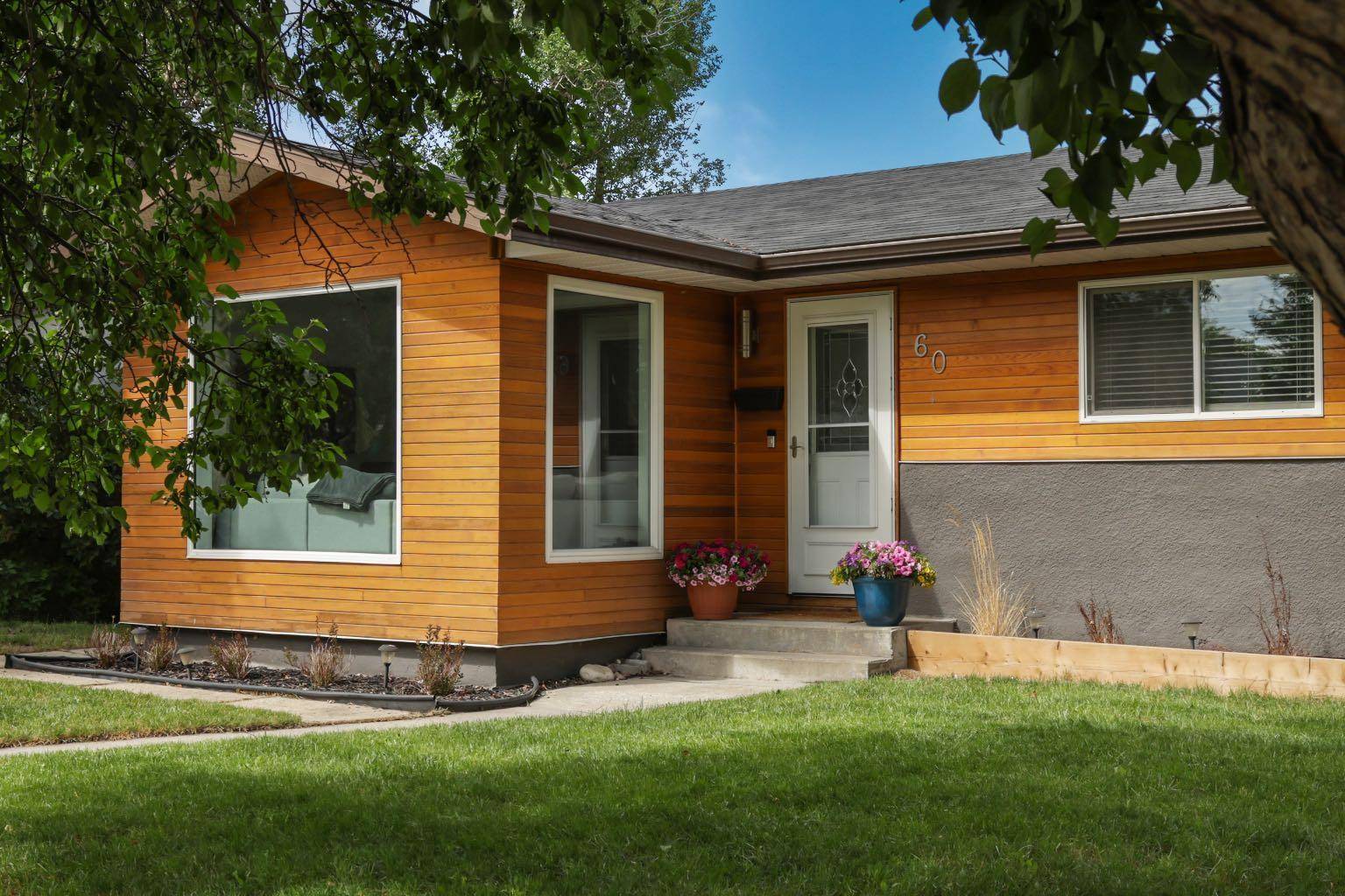 60 Windermere RD SW, Calgary, AB T3C 3K5