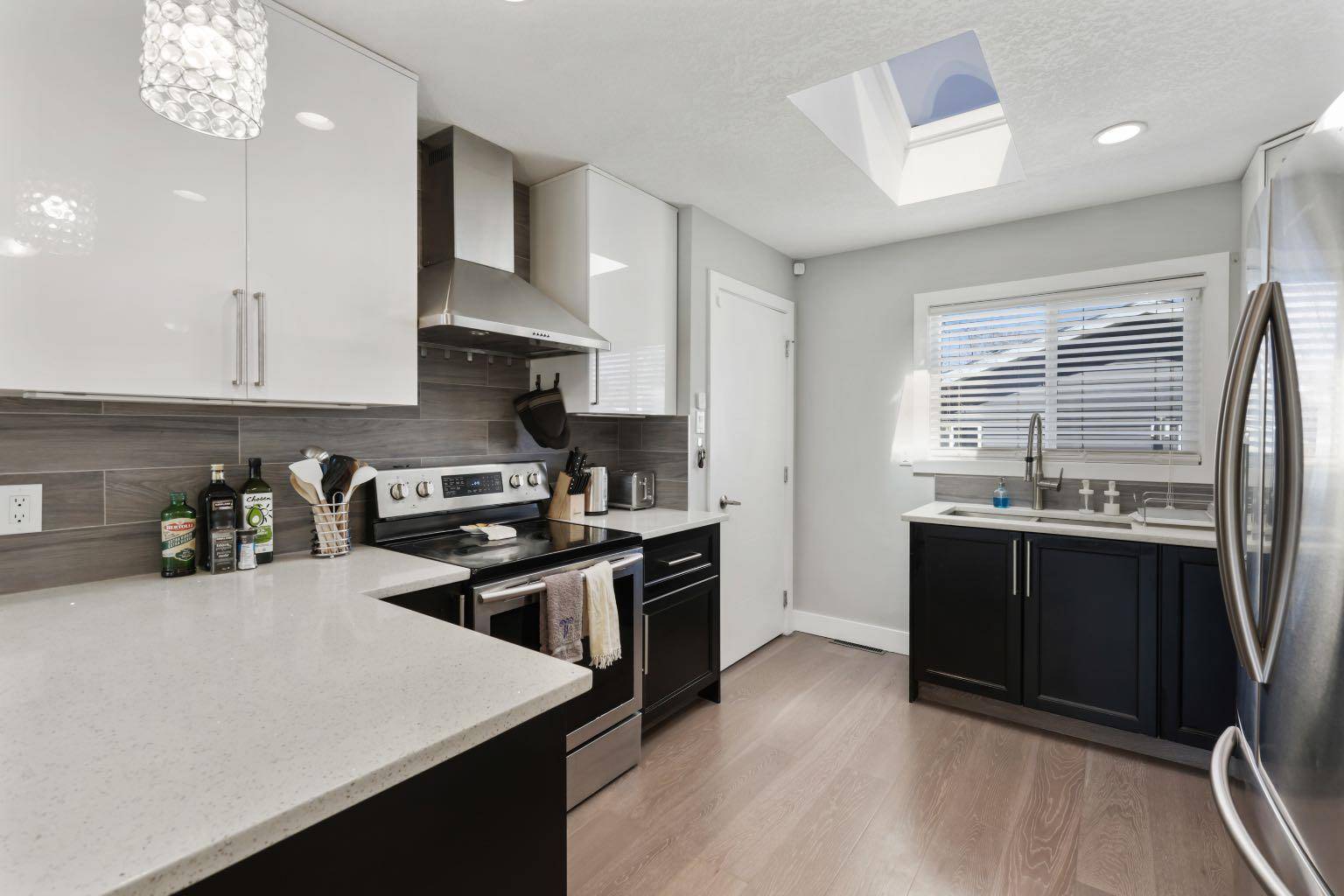 Calgary, AB T3C 3K5,60 Windermere RD SW