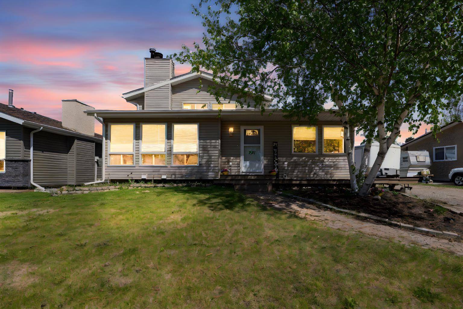 237 Ermine CRES, Fort Mcmurray, AB t9h4m7