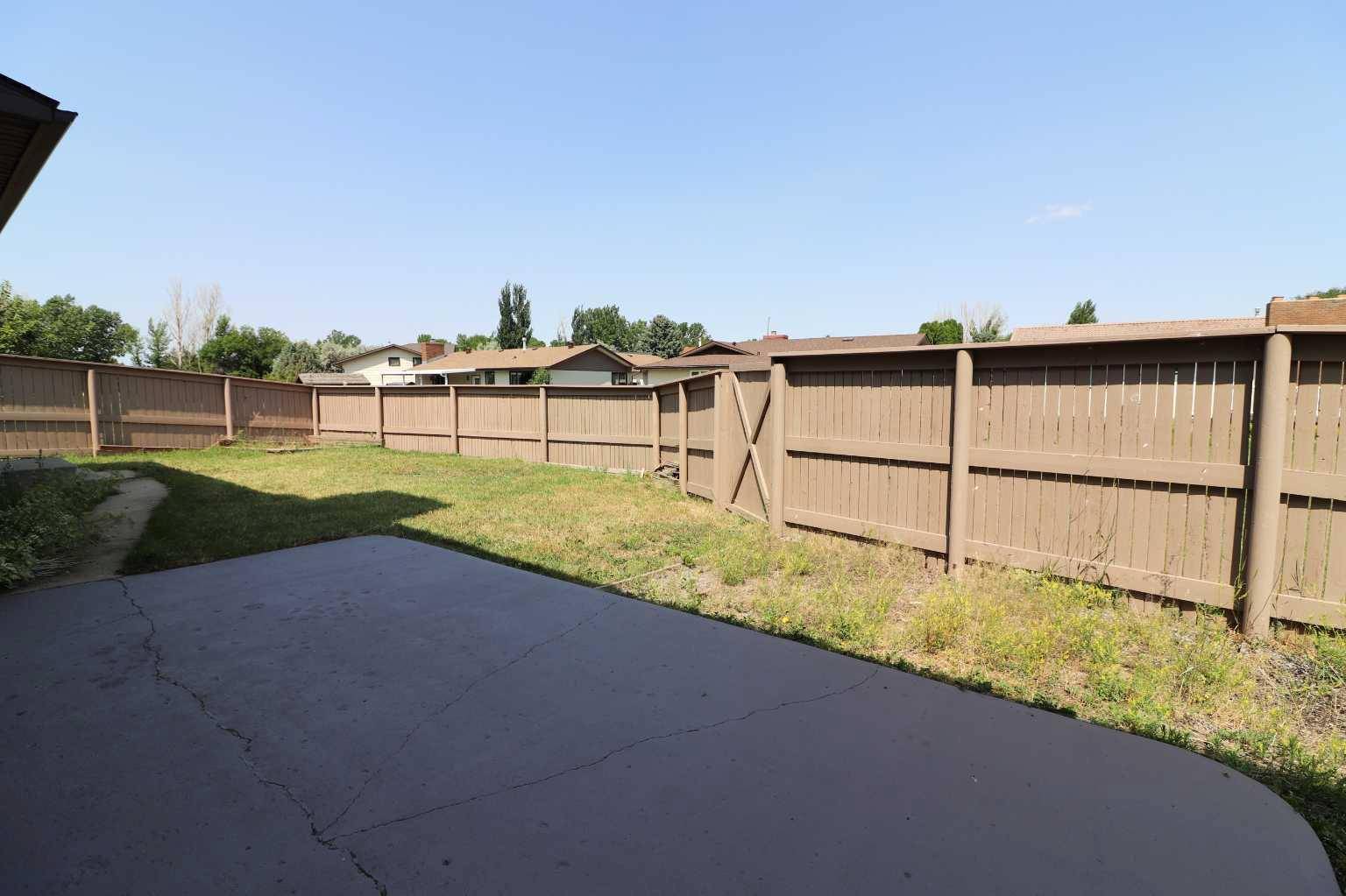 Medicine Hat, AB T1B2S3,8 Begonia CT SE
