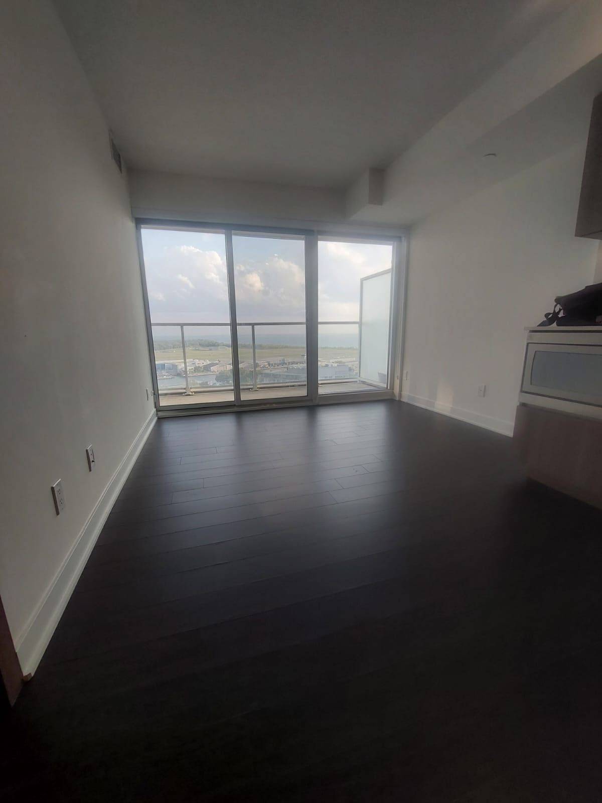 Toronto C01, ON M5V 0N1,17 Bathurst ST #2701