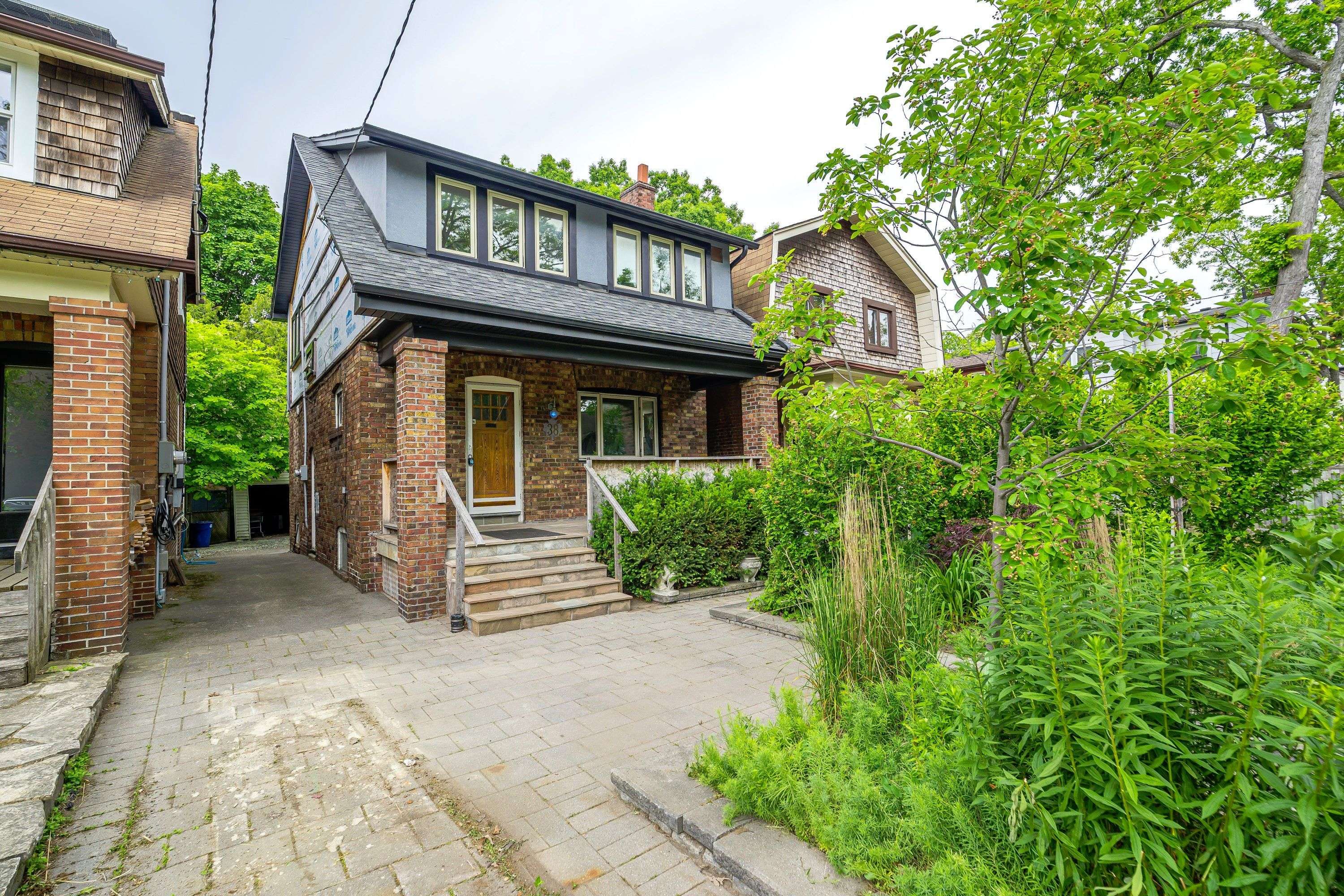 Toronto E02, ON M4C 4L5,38 Beck AVE