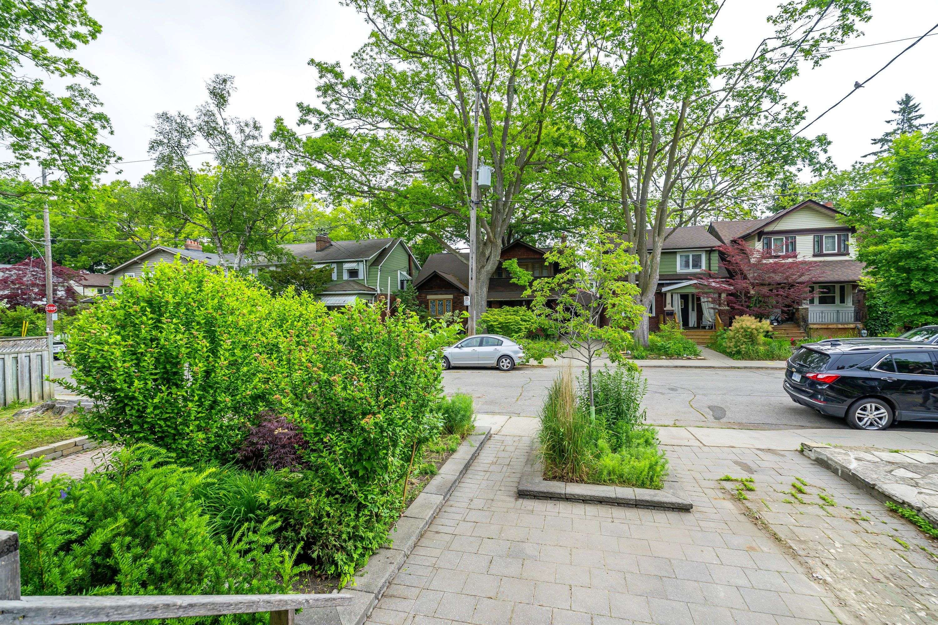 Toronto E02, ON M4C 4L5,38 Beck AVE