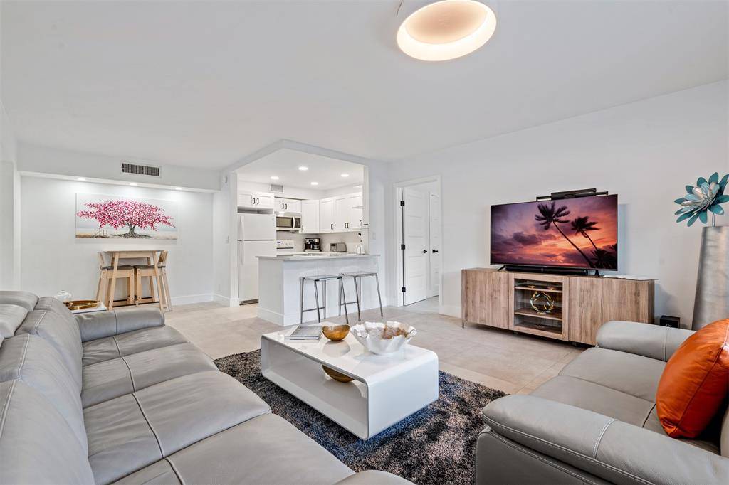 706 SE 2nd Avenue #335, Deerfield Beach, FL 33441