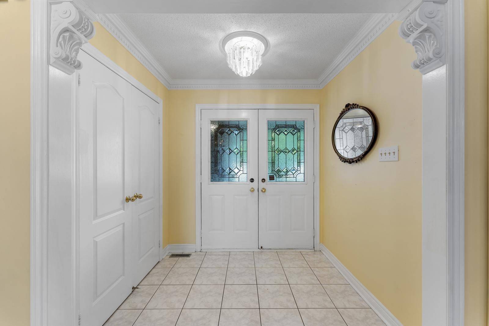 Vaughan, ON L4H 1E2,52 Dolores CRES
