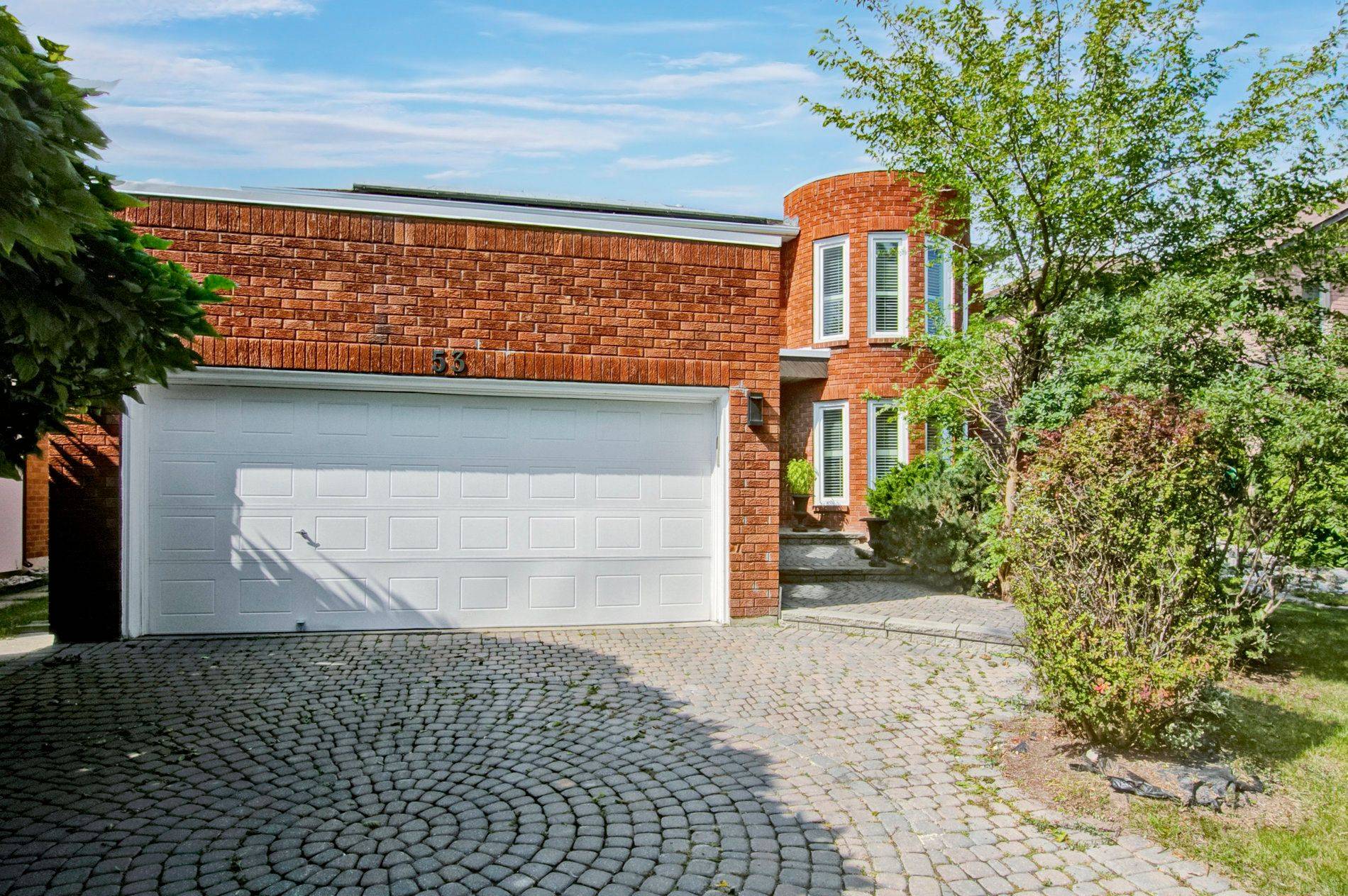 53 Waltham CRES, Richmond Hill, ON L4B 1Z3