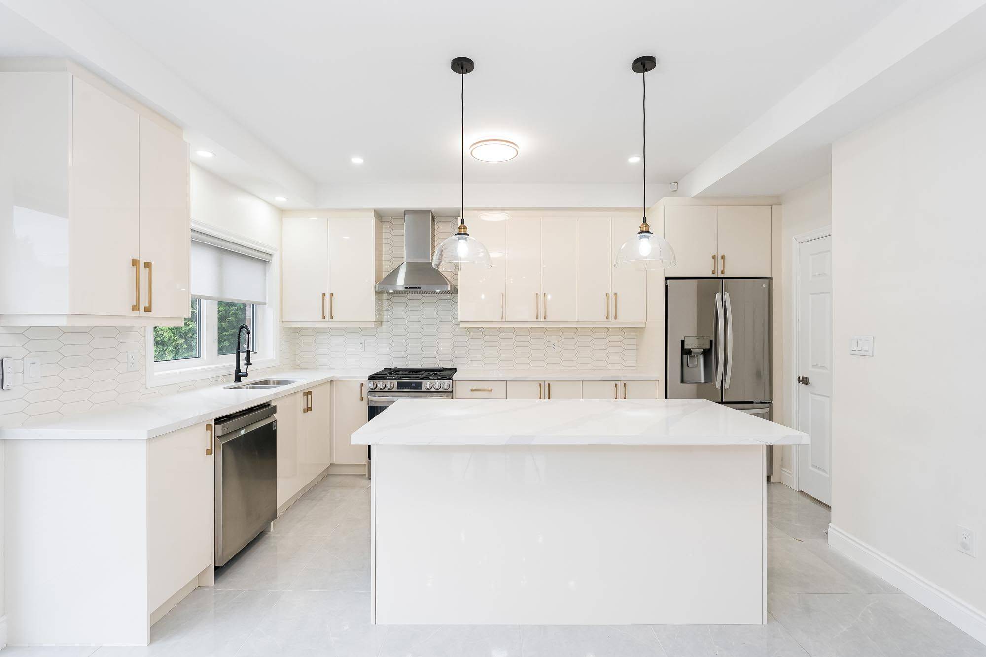 Innisfil, ON L0L 1L0,3B George ST