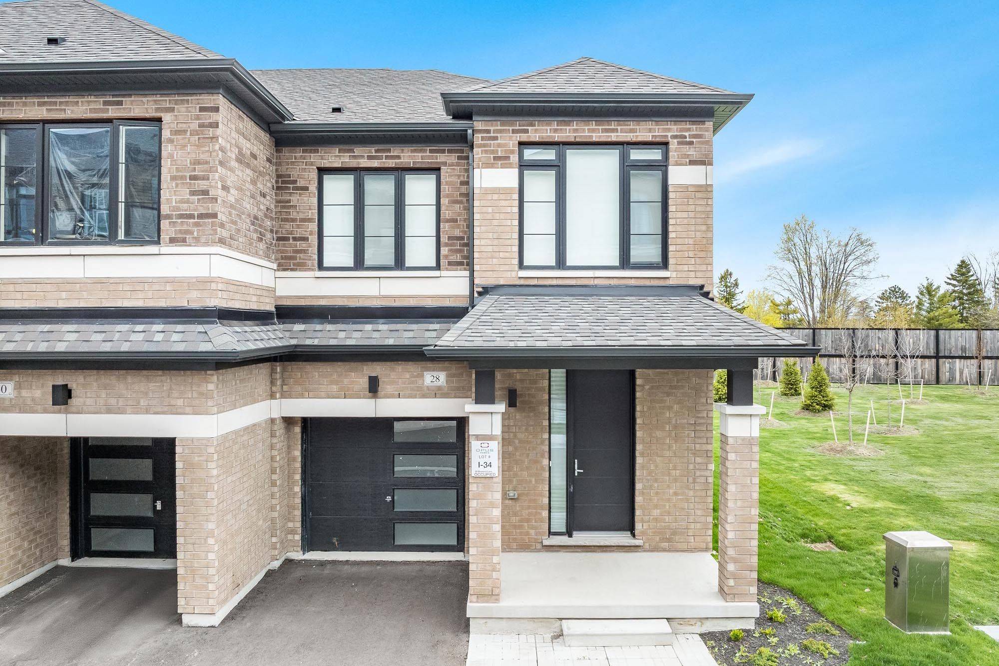Barrie, ON L9J 0M3,28 Bluebird LN