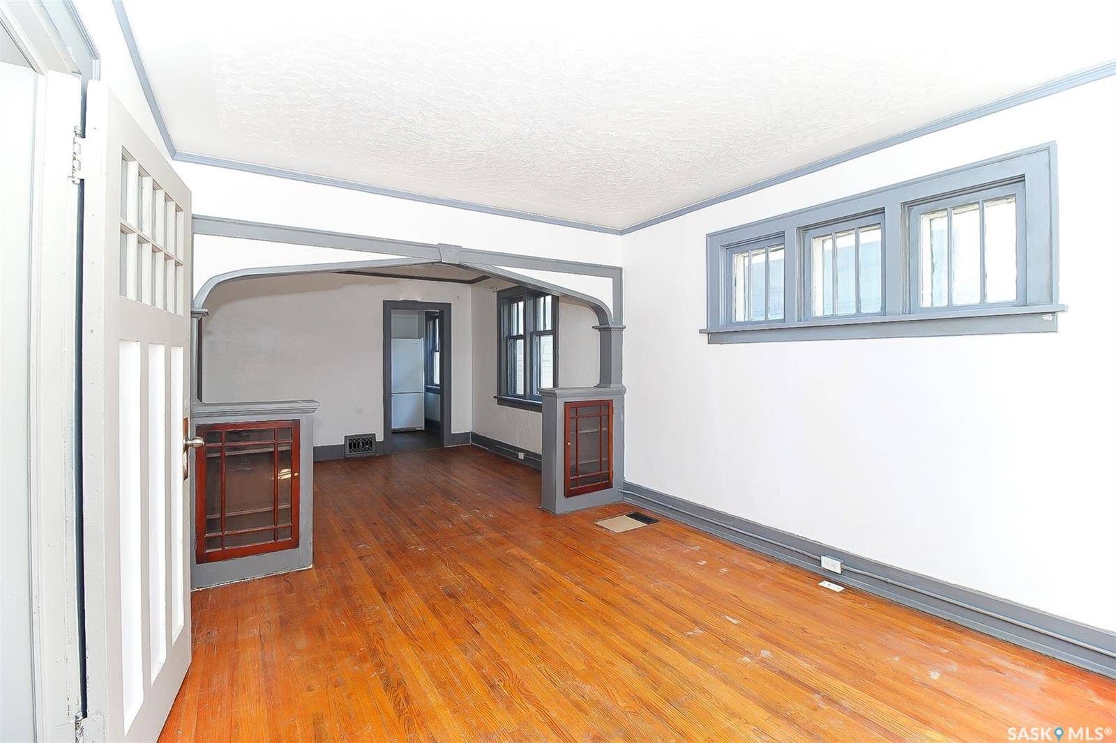 Regina, SK S4P 0N5,1012 Victoria AVENUE