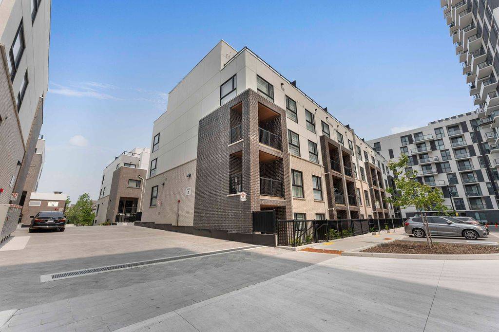 Oakville, ON L6H 7X5,349 Wheat Boom DR #332