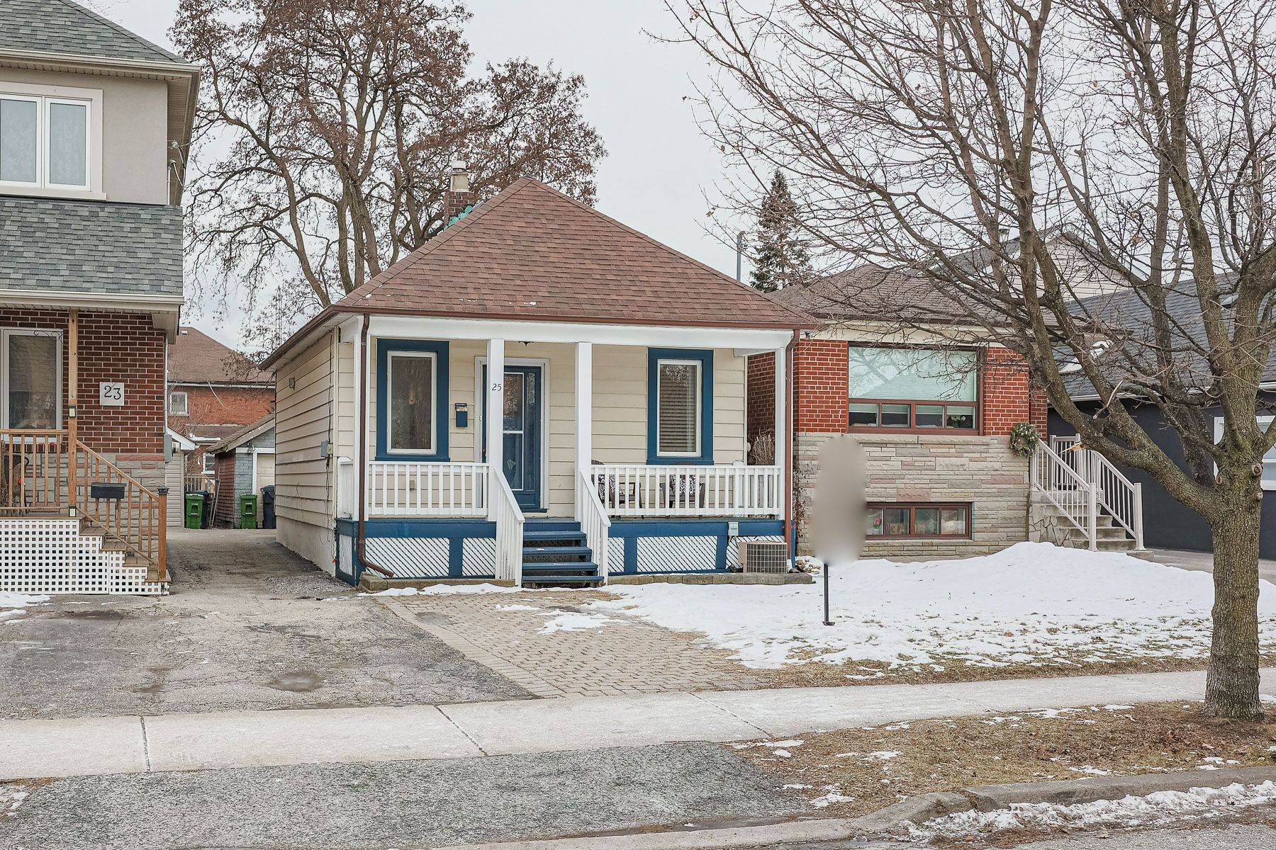 25 Hay AVE, Toronto W06, ON M8Z 1G2