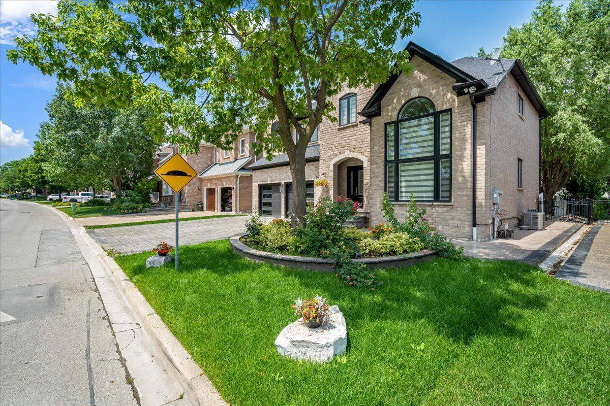 46 Treeline BLVD, Brampton, ON L6P 1E4